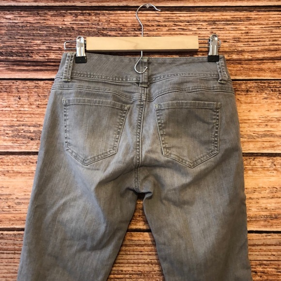 3/$20 CAbi Lou Lou Slim Straight Jean Grey - Picture 5 of 6